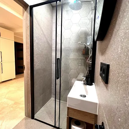 Krisjana Valdemara - Center Newly Renovated Appartement